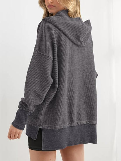 Soticma™ V Yaka Düğmeli Kapüşonlu Üst